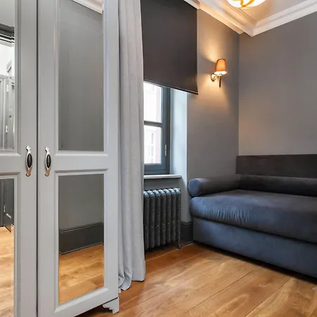 Balkon Apartment *