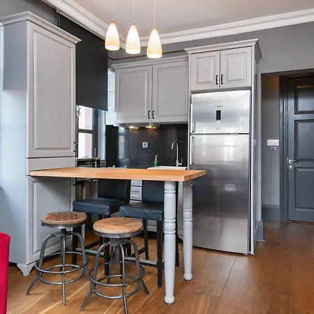 Balkon Apartment *