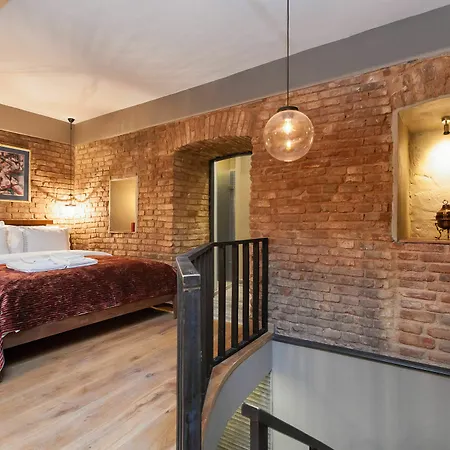 Balkon Apartment *