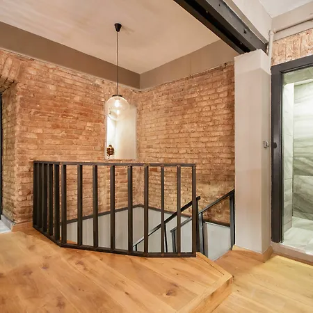 Balkon Apartment *