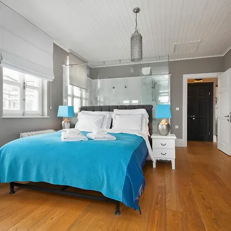 Balkon Apartment *