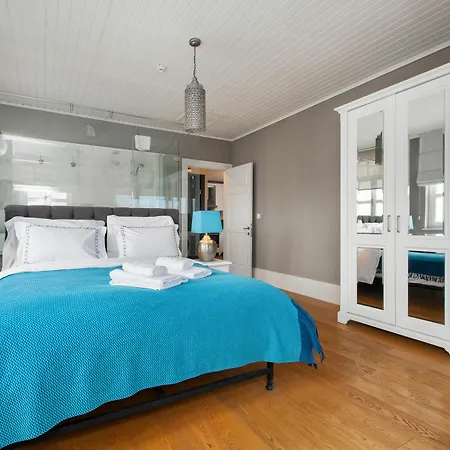 Balkon Apartment *
