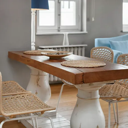 Balkon Apartment *